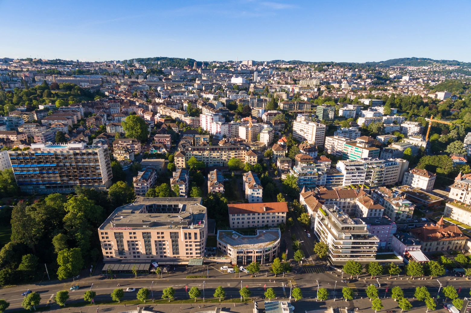 Acheter et vendre en même temps : une mission